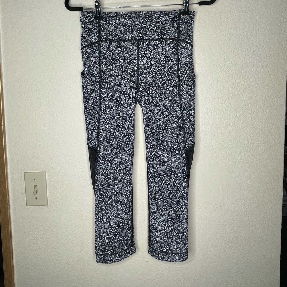 Lululemon athletica sole training crop